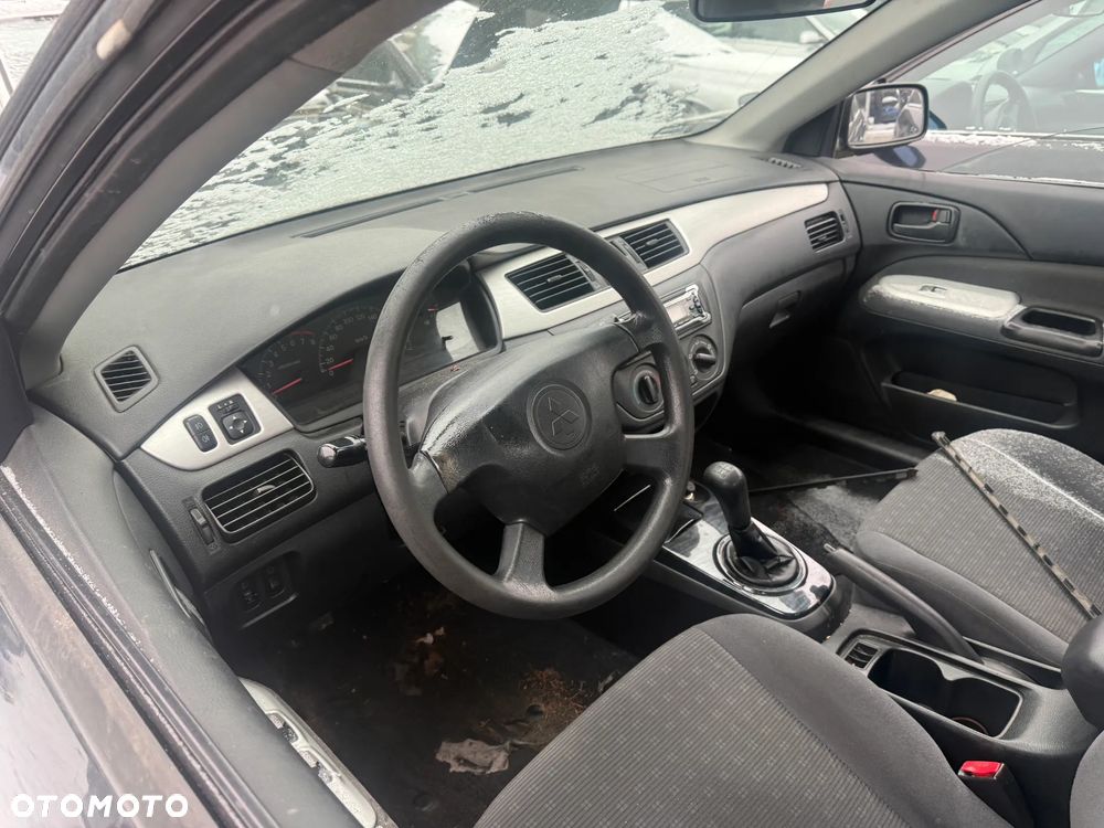 Mitsubishi Lancer VII 1.6 Maska Błotnik Drzwi Zderzak - 3