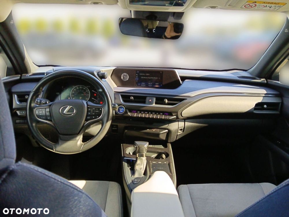 Lexus UX - 13