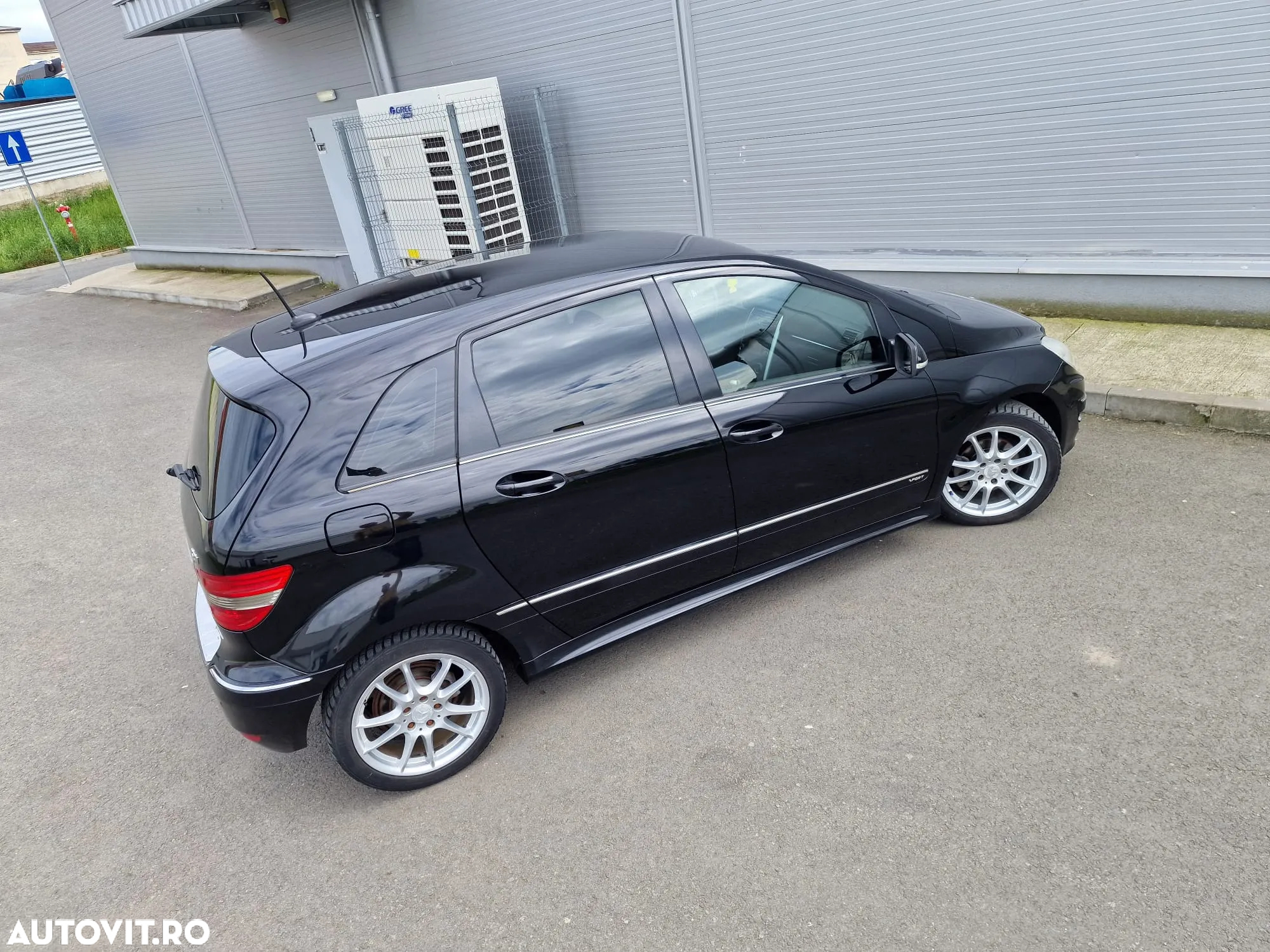 Mercedes-Benz B - 27