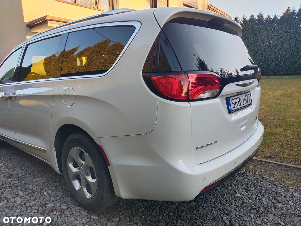 Chrysler Pacifica - 6