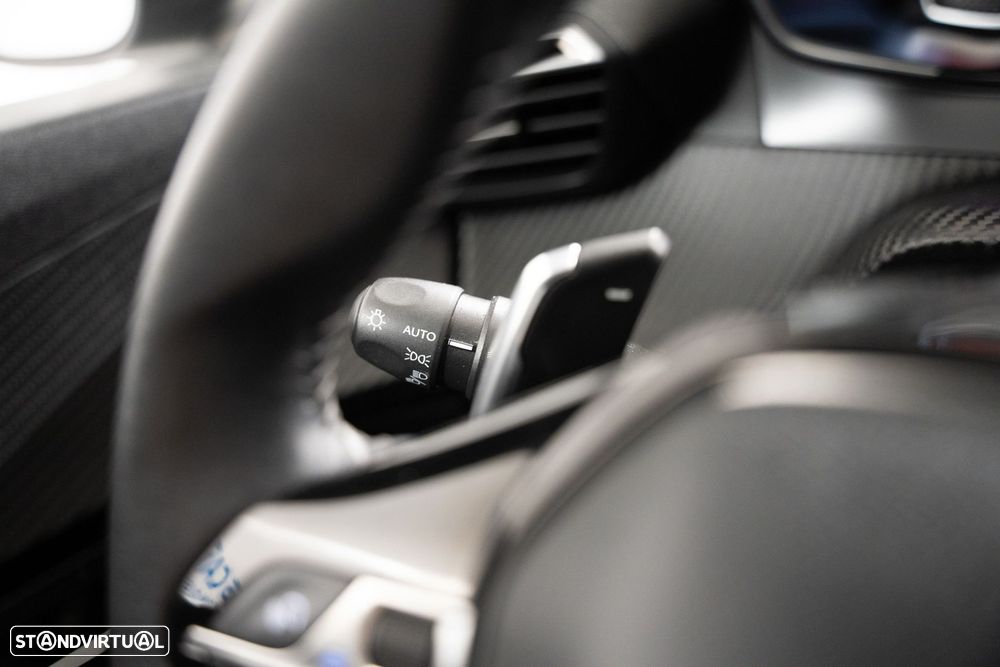 Peugeot 2008 1.2 PureTech Active EAT8 - 13