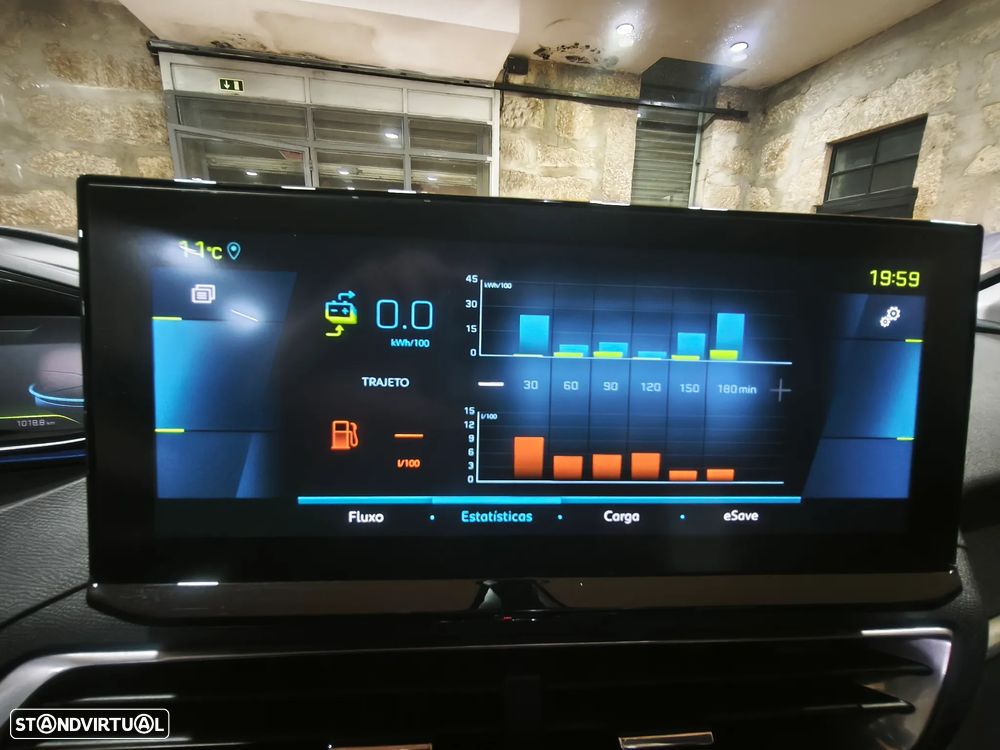 Peugeot 3008 225 e-EAT8 Allure - 23