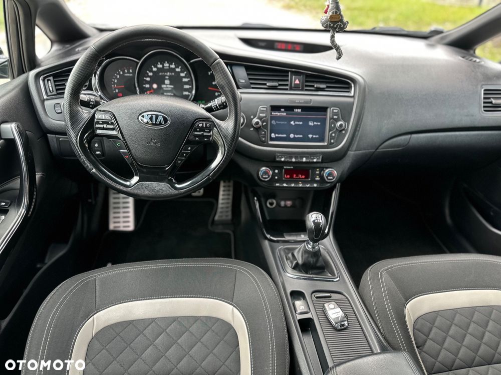 Kia Ceed 1.6 CRDi GT Line - 29
