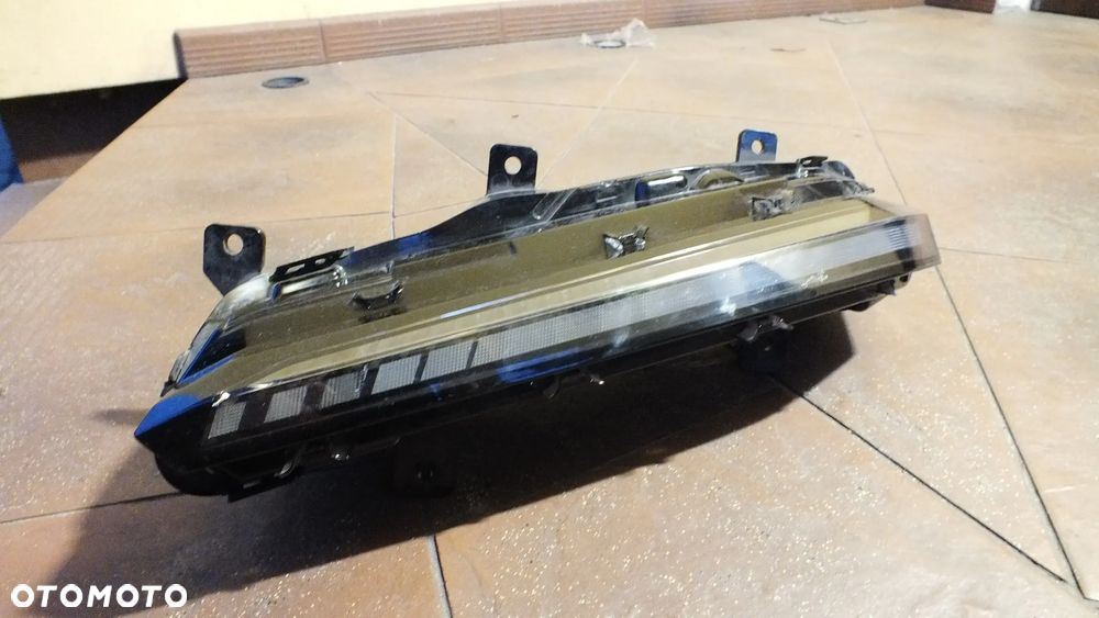 Lampa prawa DRL 9835230880 Peugeot 308 III - 1