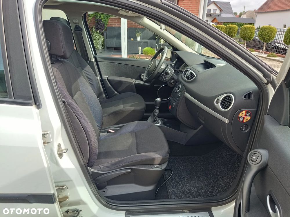 Renault Clio 2.0 16V Privilege - 16