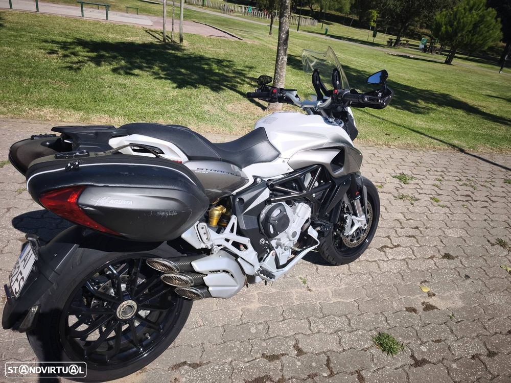 MV Agusta Stradale 800 - 10