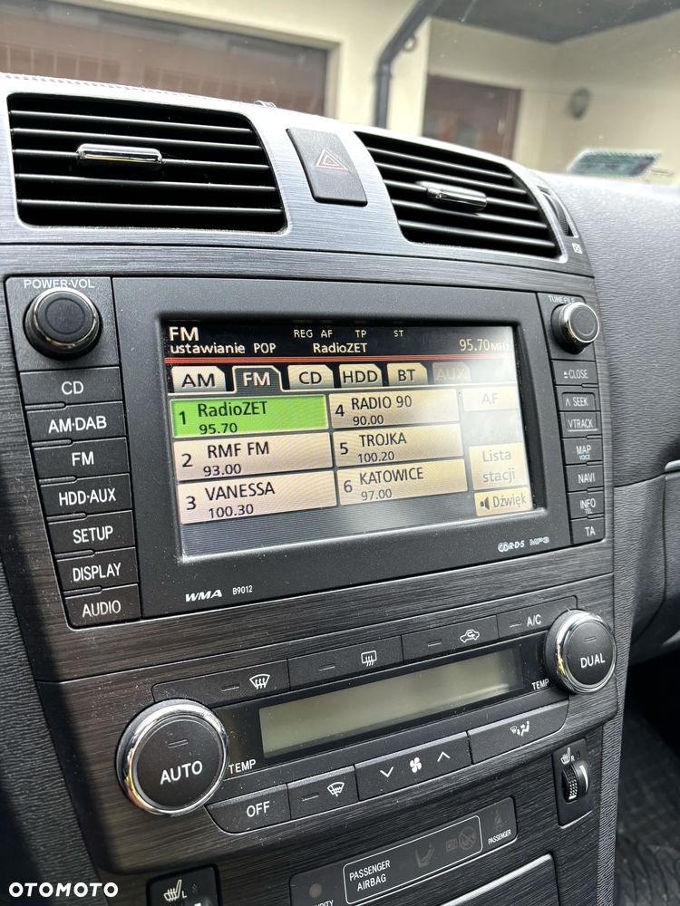 Toyota Avensis 2.2 D-CAT Sol plus NAVI - 10