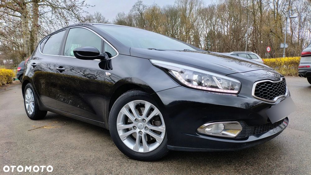 Kia Ceed 1.6 CRDi 128 Dream Team Edition - 19