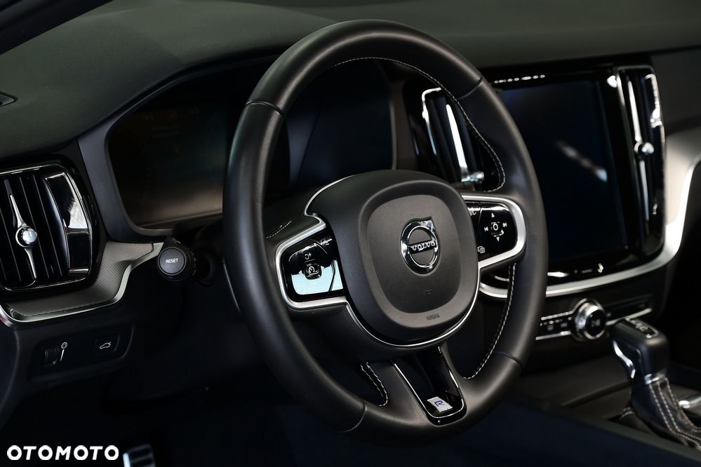 Volvo S60 T4 R-Design - 24