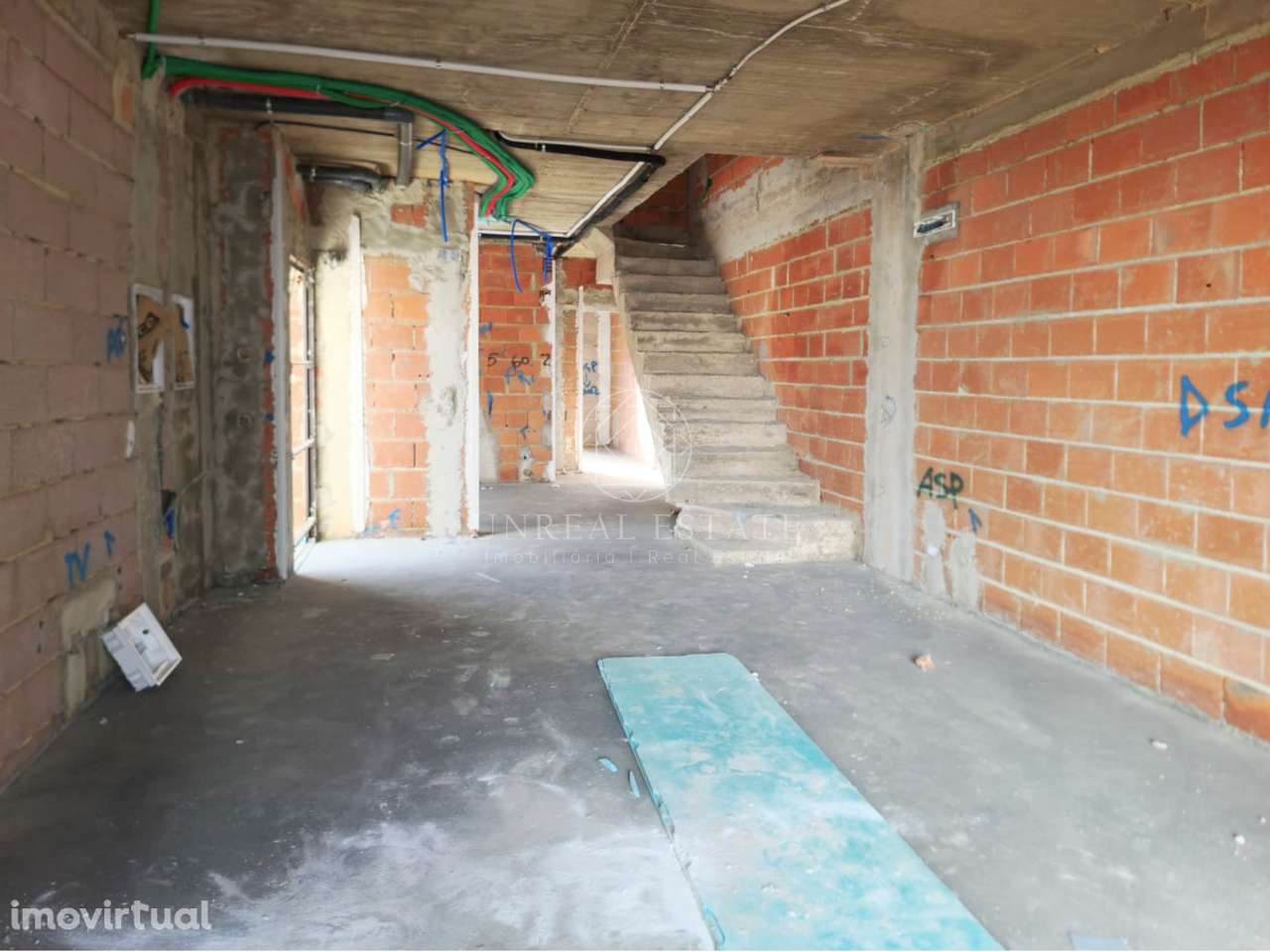 Moradia Geminada T3 com duas Suítes e zona de lazer, localizada no Pin - Grande imagem: 5/31