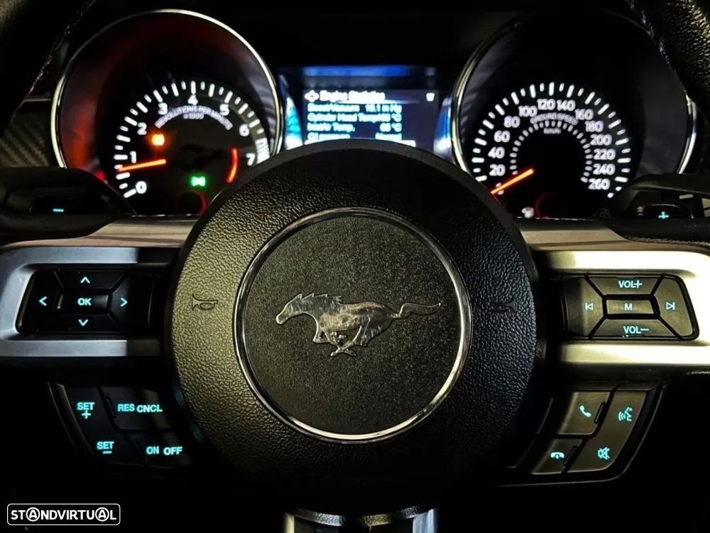 Ford Mustang - 36