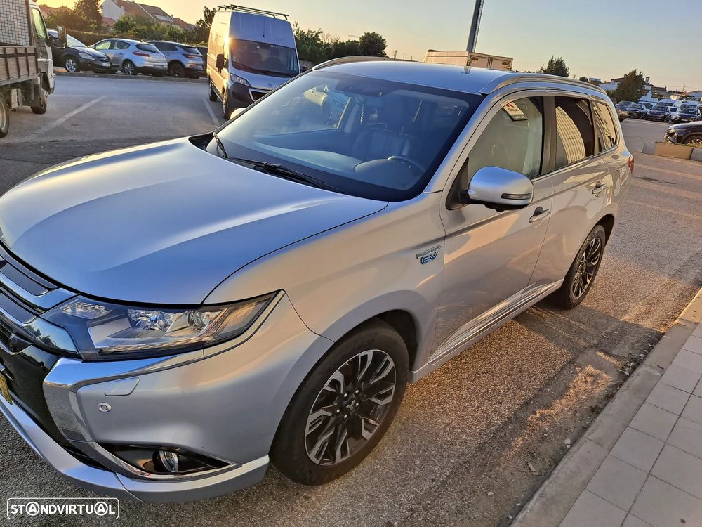 Mitsubishi Outlander - 3
