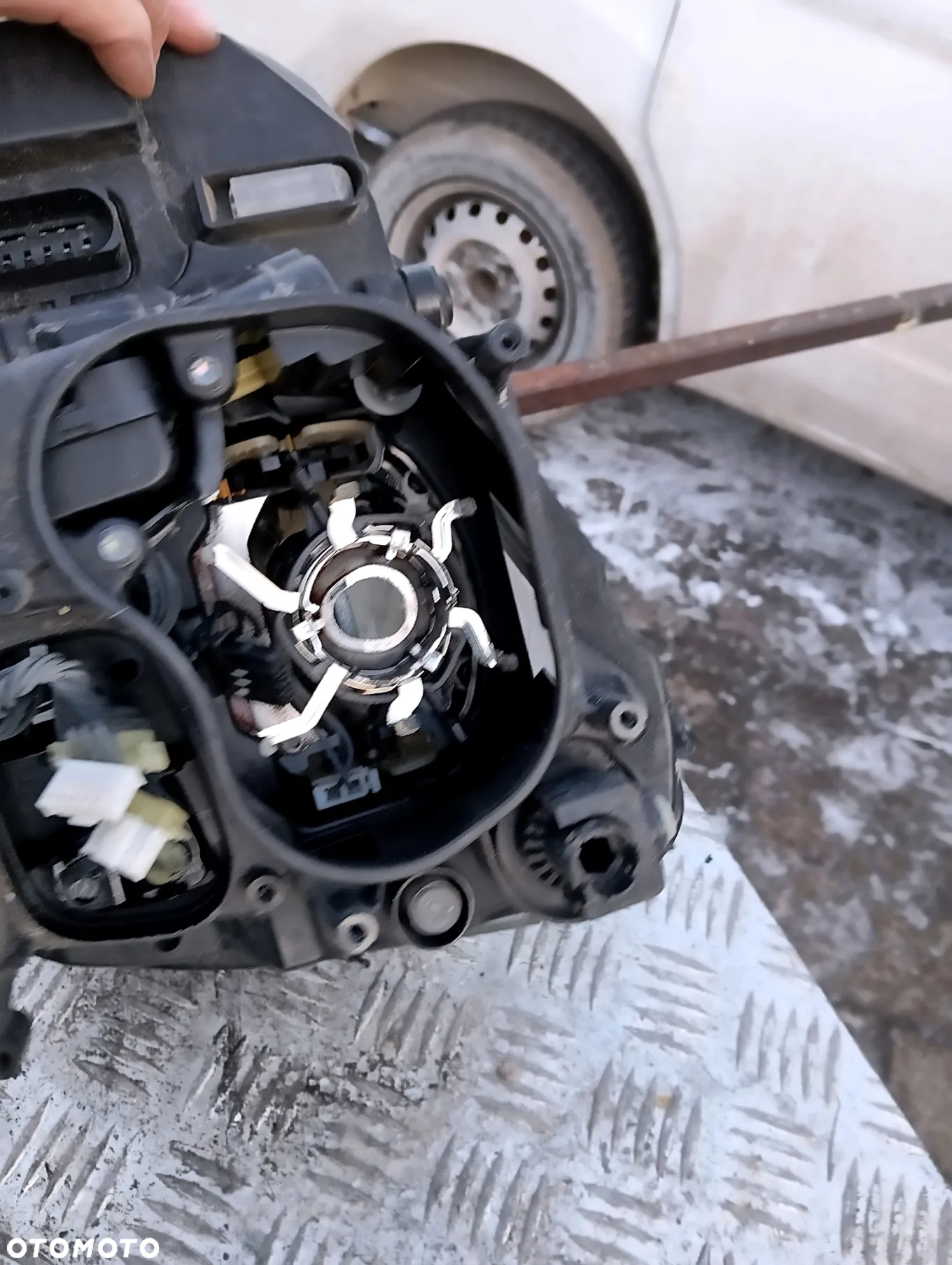 skoda rapid lift xenon lampa przod przednia prawa 5jb941016c - 12
