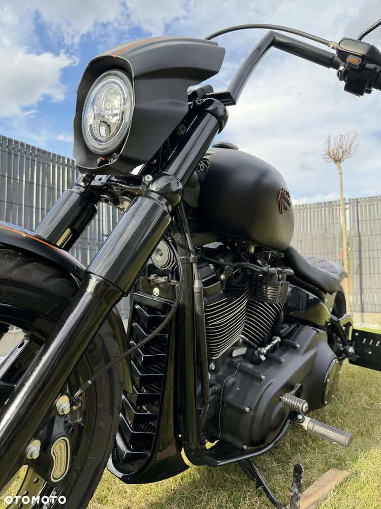 Harley-Davidson Softail Street Bob - 12