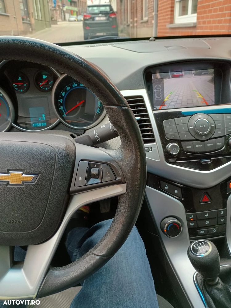 Chevrolet Cruze - 10