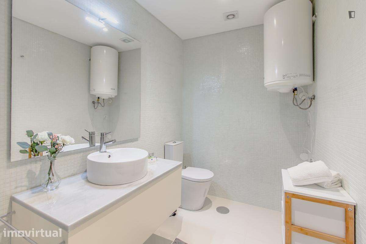 Apartamento com 1 quartos - localizado em Santo Ildefonso Porto - Grande imagem: 2/19