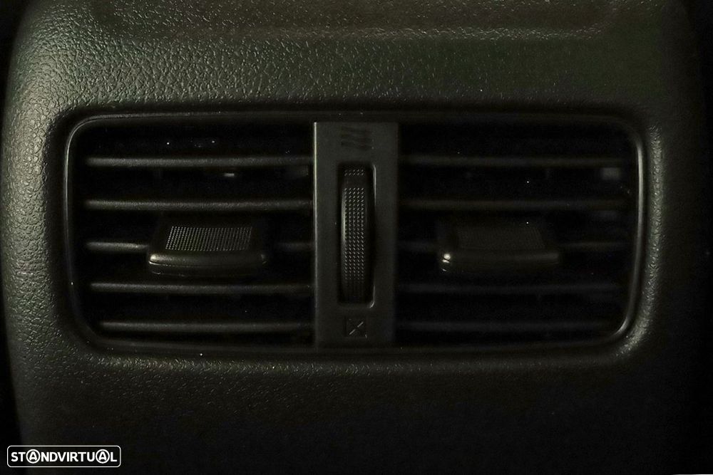 Nissan Qashqai 1.3 DIG-T N-Connecta - 23