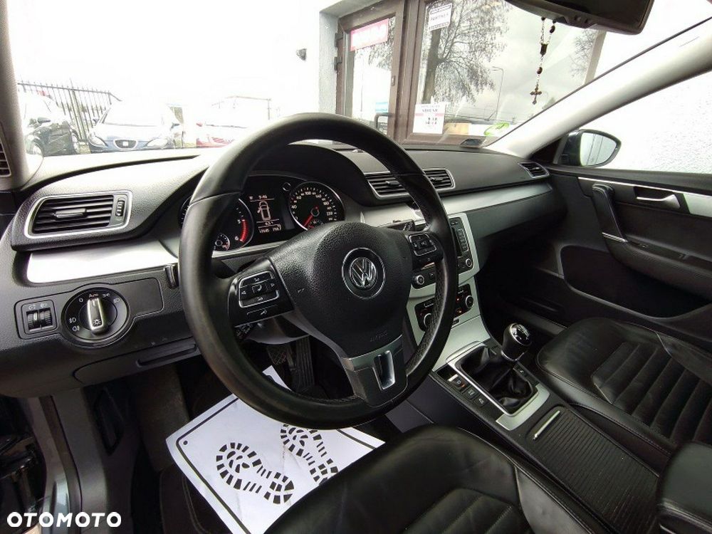 Volkswagen Passat - 9