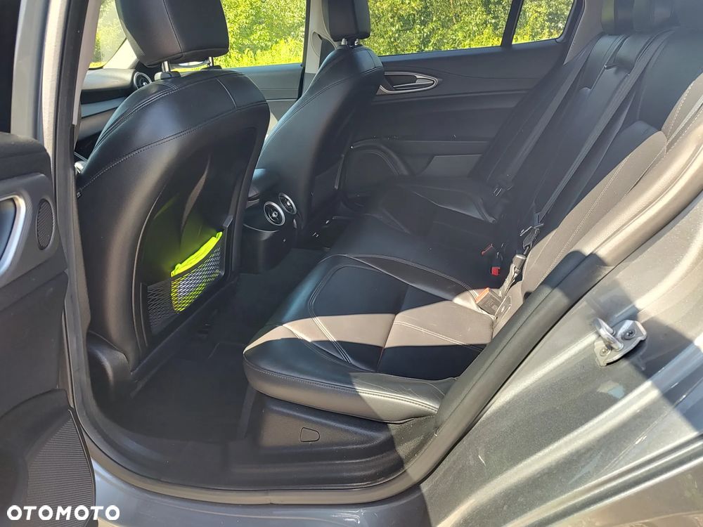 Alfa Romeo Giulia 2.2 D Turbo Super - 11
