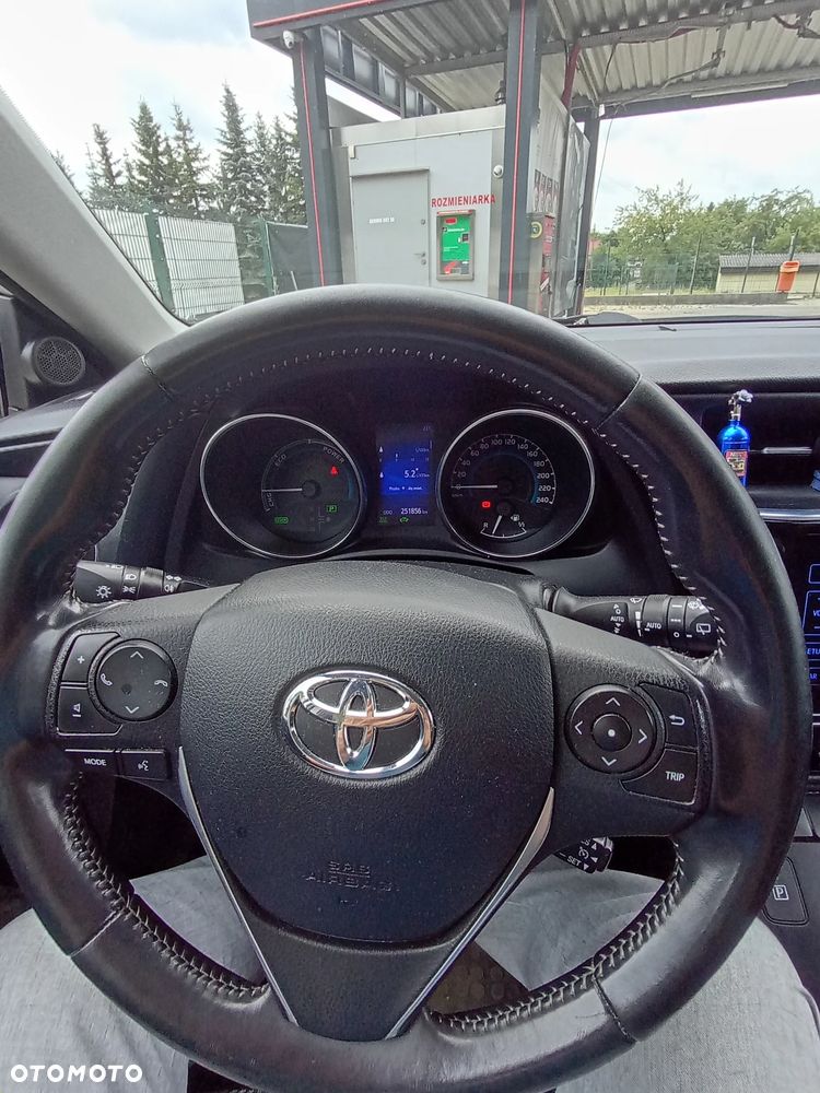 Toyota Auris 1.8 HSD Luna - 13