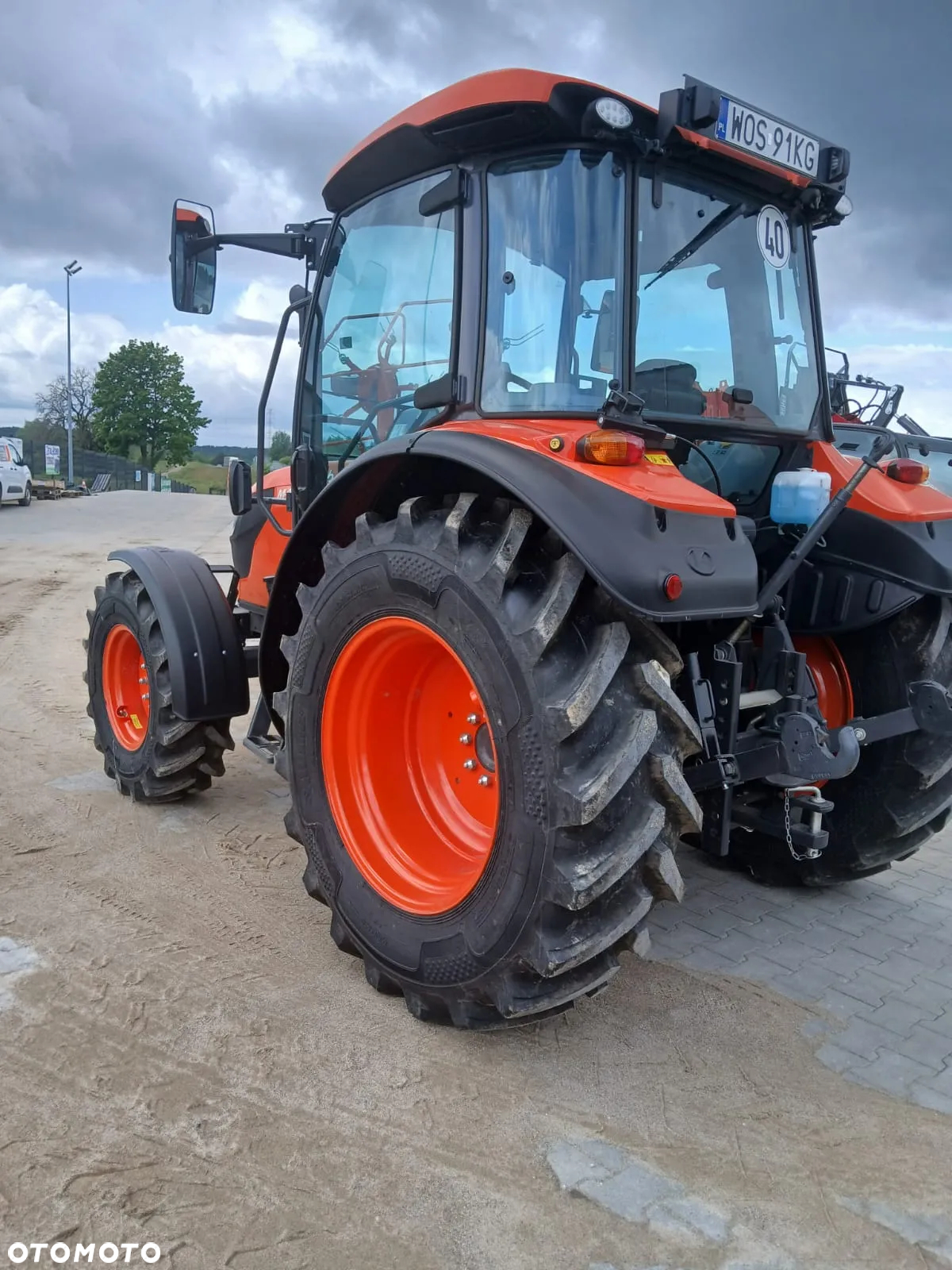 Kubota M4-073 18 x 18 - 9