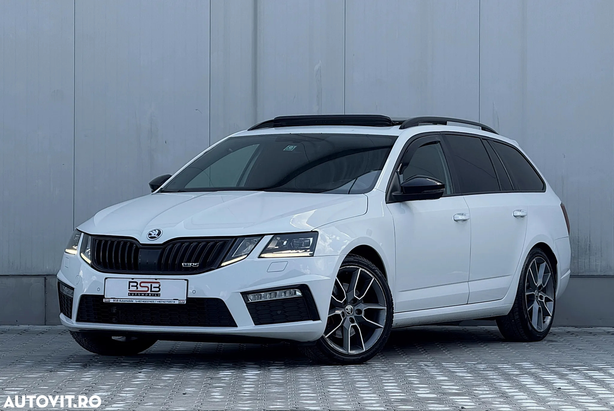 Skoda Octavia 2.0 TDI DSG RS - 3