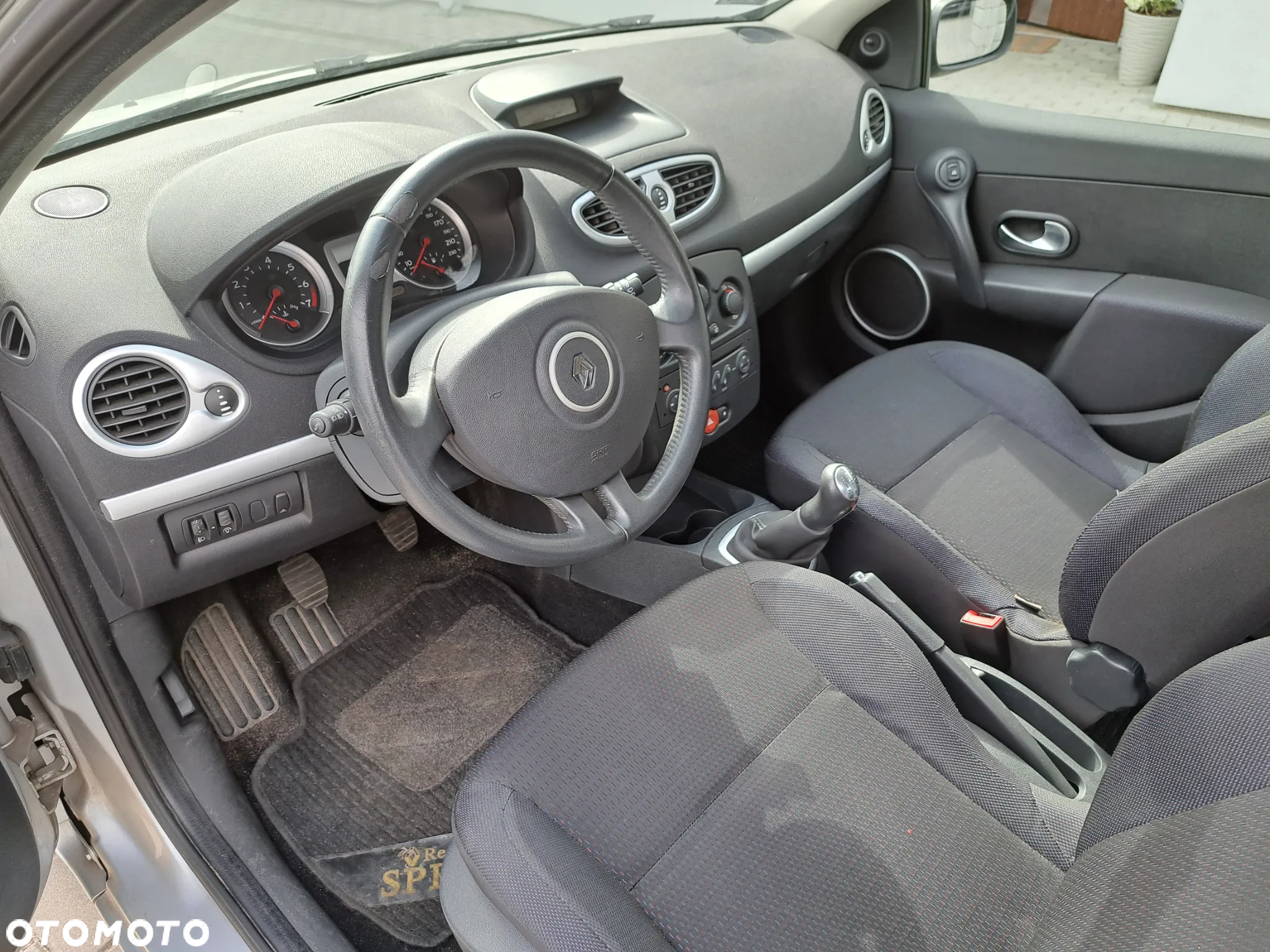 Renault Clio - 6