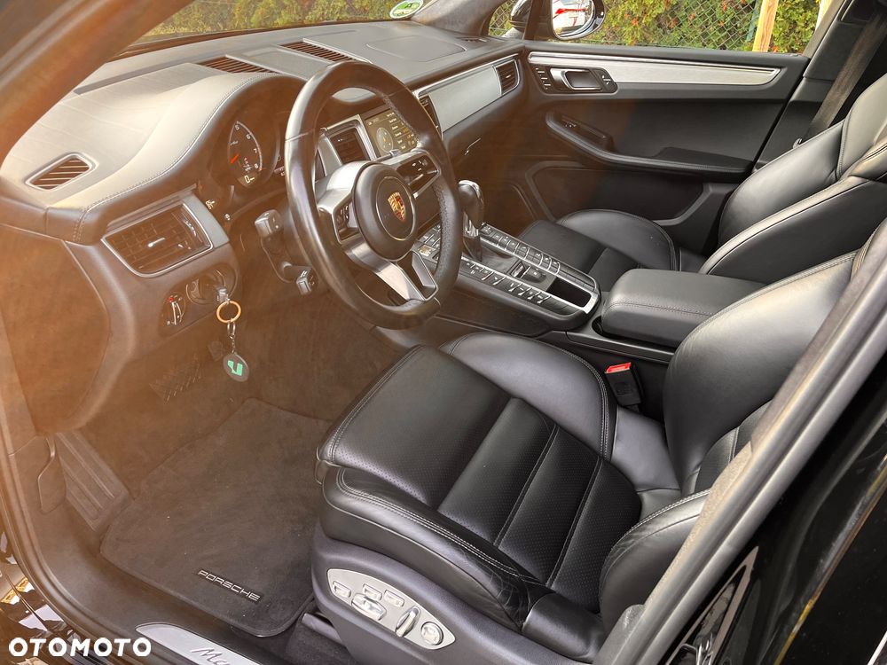 Porsche Macan Turbo PDK - 25