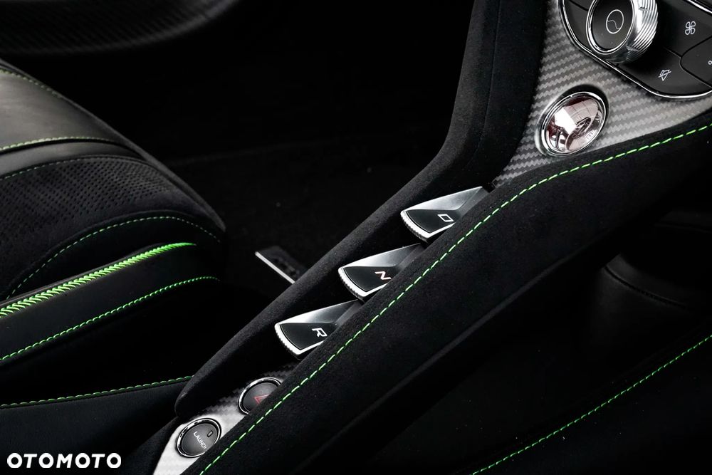 McLaren 720S Coupe - 25