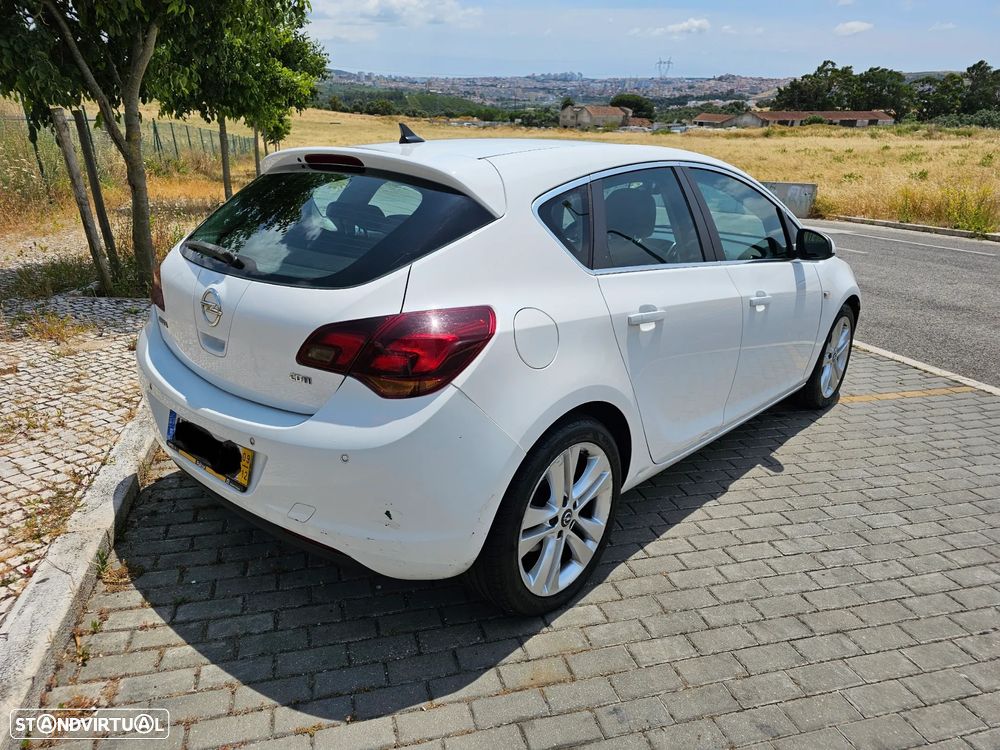 Opel Astra 1.7 CDTI Cosmo - 4