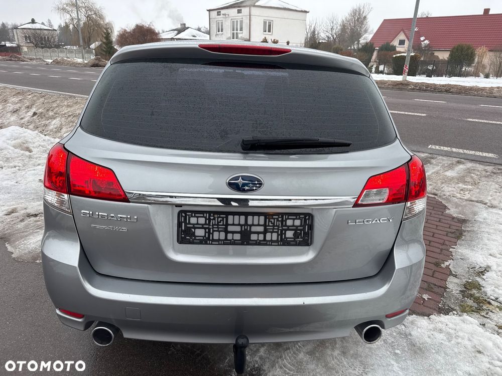 Subaru Legacy 2.5i GT - 9