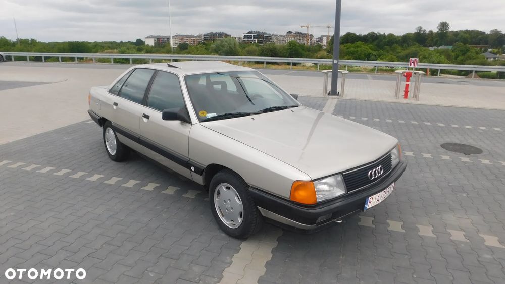 Audi 100 1.8 E - 2