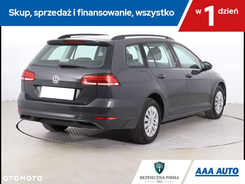 Volkswagen Golf - 6