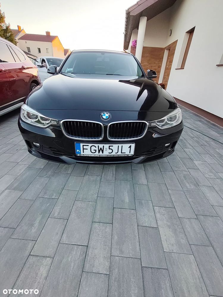 BMW Seria 3 320i Luxury Line - 1