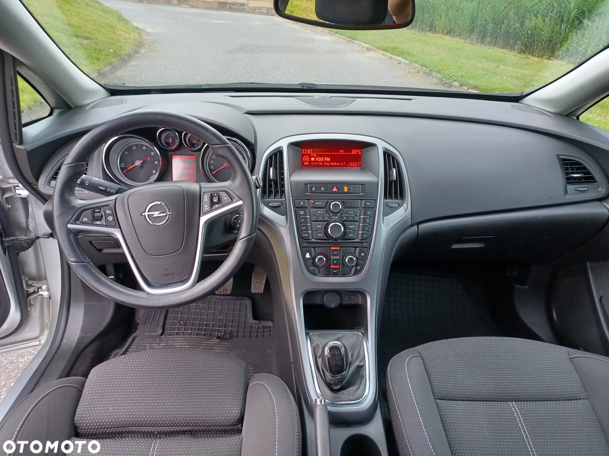Opel Astra IV 1.6 CDTI Cosmo - 11