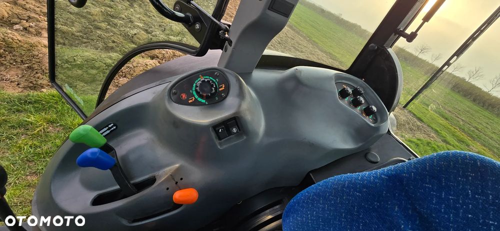 New Holland TN85FA - 18