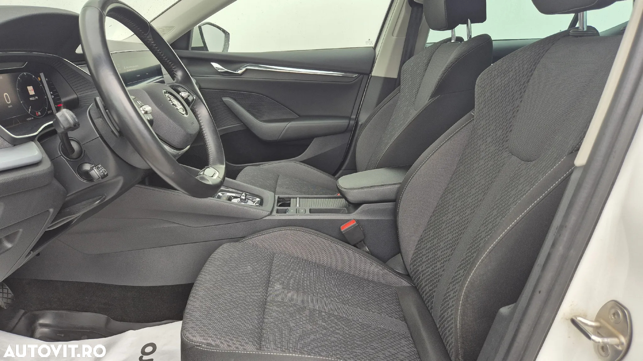 Skoda Octavia 2.0 TDI DSG Style - 11