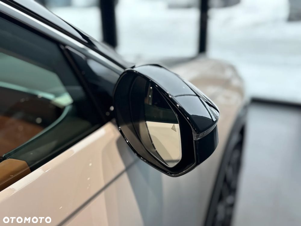 DS Automobiles N°8 - 26