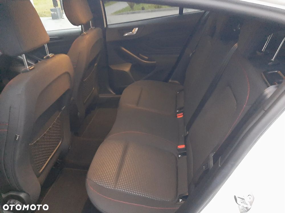 Ford Focus 1.0 EcoBoost ST-Line - 8