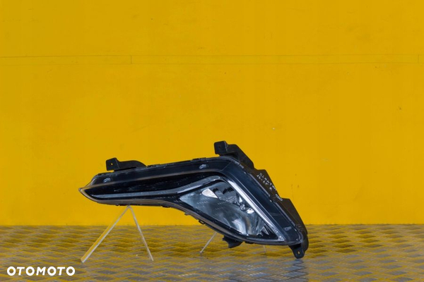 HYUNDAI ELANTRA 2014-2016 HALOGEN LAMPA PRZÓD R