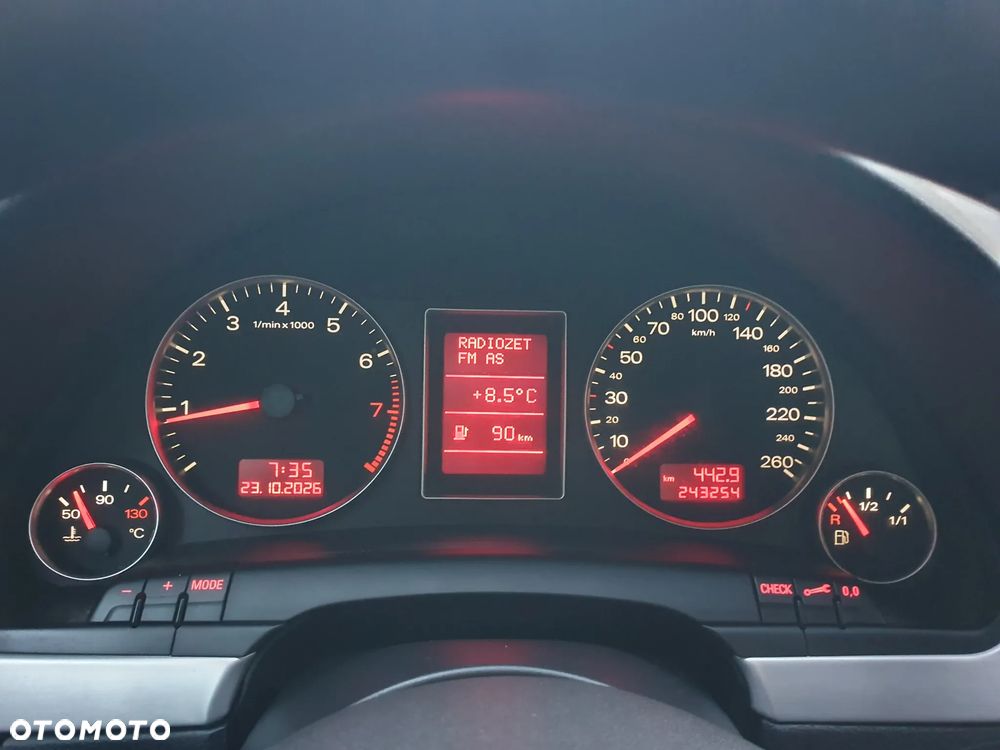 Audi A4 Limousine - 12