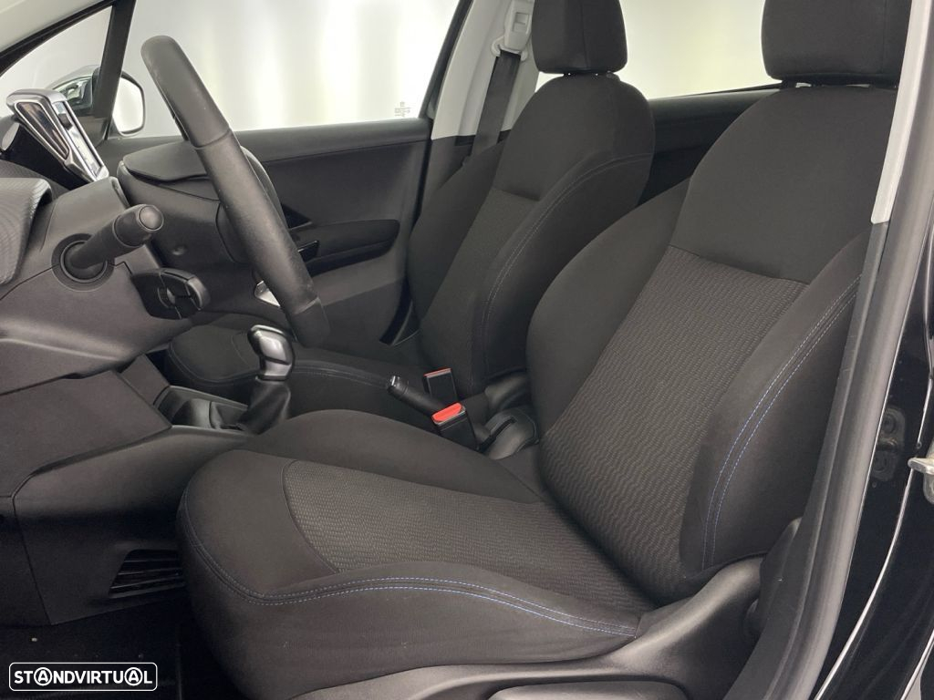 Peugeot 208 1.2 PureTech Style - 19