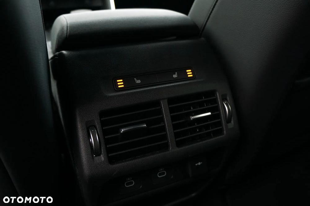 Land Rover Discovery Sport 2.0 D200 mHEV Dynamic SE - 23