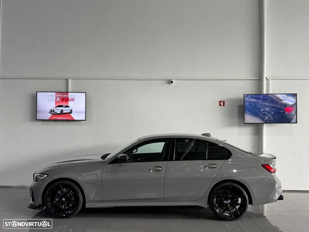 BMW 330 e Pack M Auto - 11