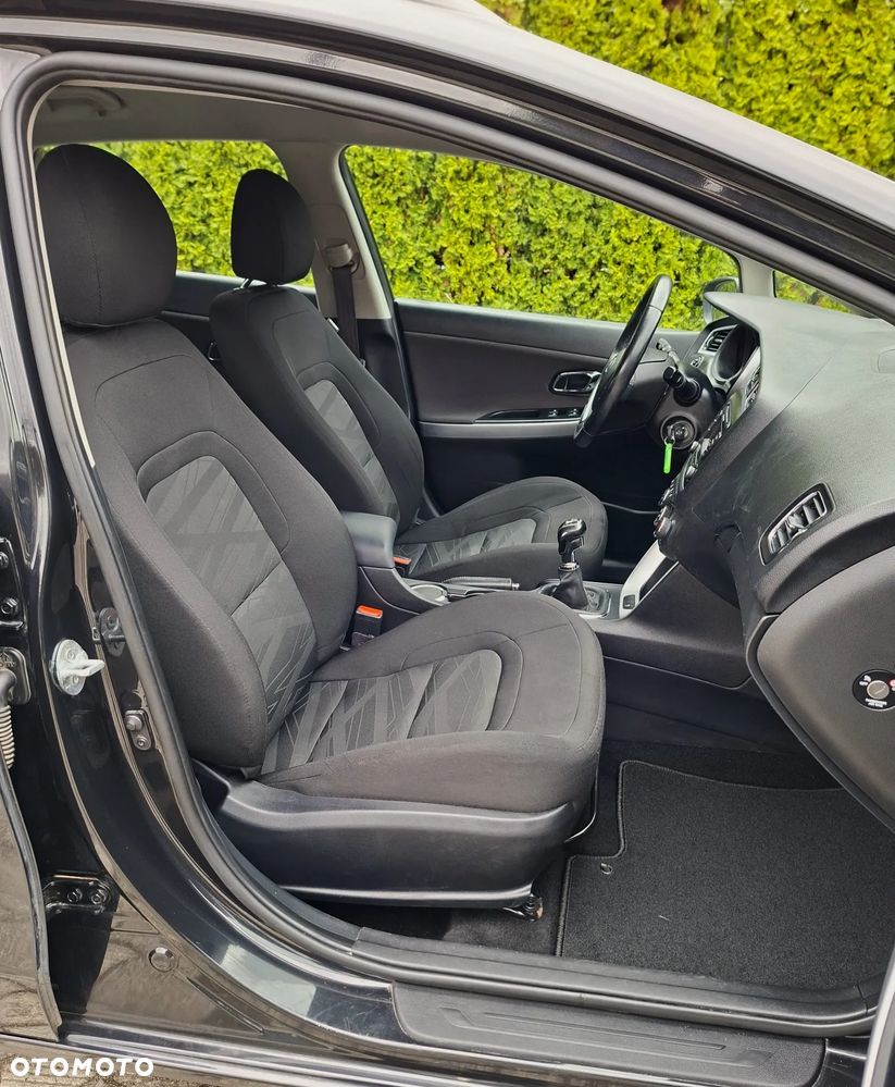 Kia Ceed 1.6 GDI Edition 7 - 10