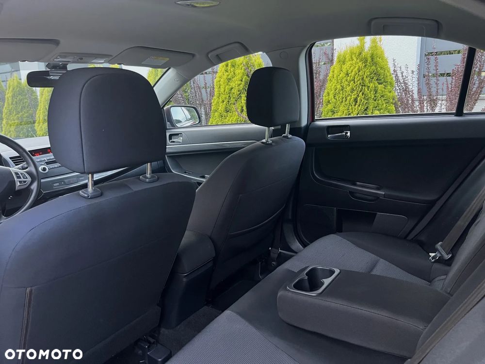 Mitsubishi Lancer 1.8 Intense - 12