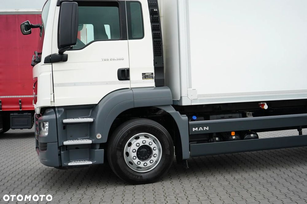 MAN TGS / 26.360 / EURO 6 / CHŁODNIA + WINDA - 18