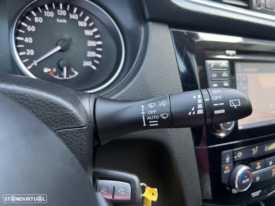 Nissan Qashqai 1.5 dCi N-Connecta Business - 31