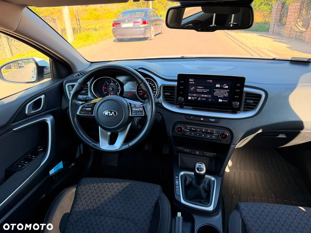Kia Ceed 1.6 CRDi mHEV M - 8