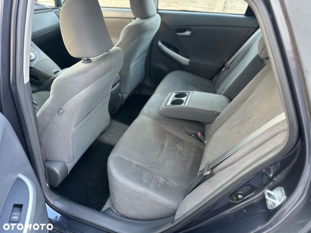 Toyota Prius (Hybrid) Life - 7